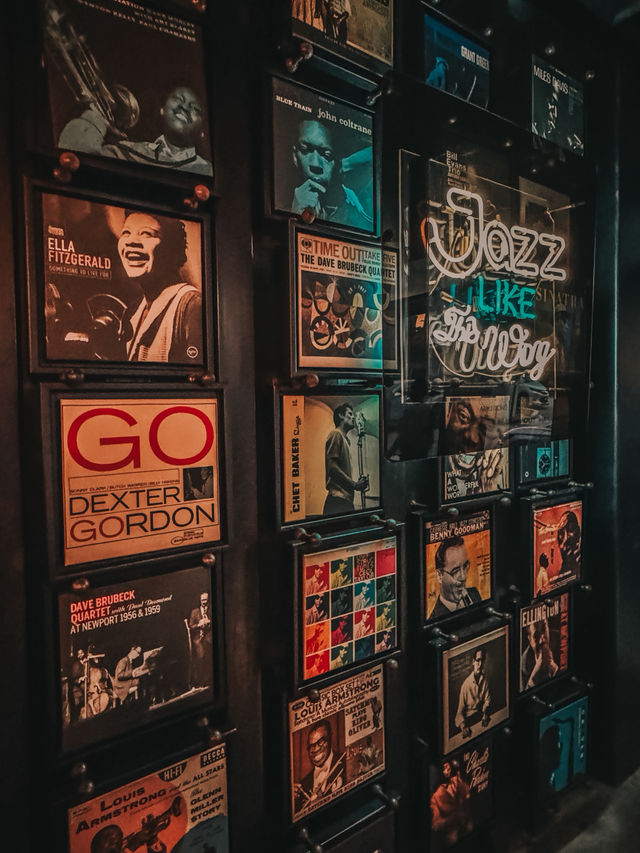Moody Blue & Western Bites – Dining at 33 Blue Room, PJ