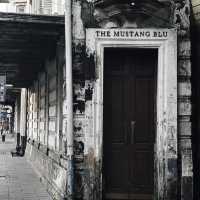 Mustang Blu Café