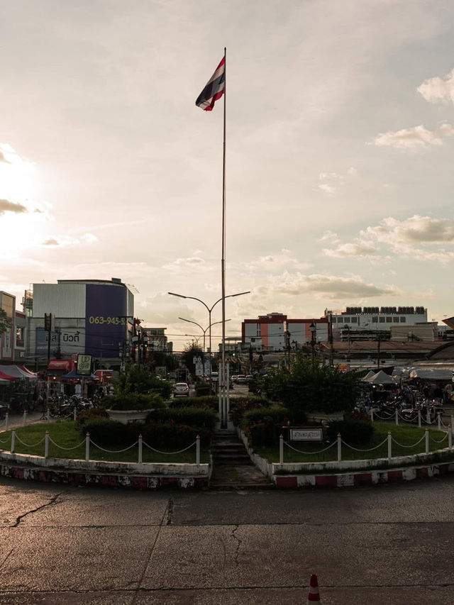 ตลาดนัดรถไฟ ของกินอุดร