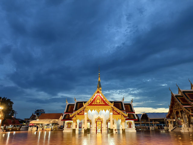 วัดพระธาตุเชิงชุมวรวิหาร 