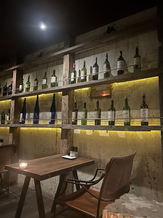 I’m Homeless Bar & Grill, Western Comfort with Rock & Ribs in Hat Yai
