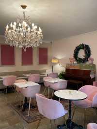 Jakarta’s Secret Garden Café with Retro Soul