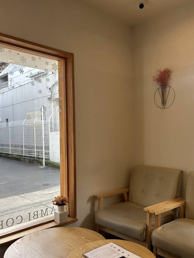 Bam Bi Café in Tokyo’s Shin-Okubo neighborhood