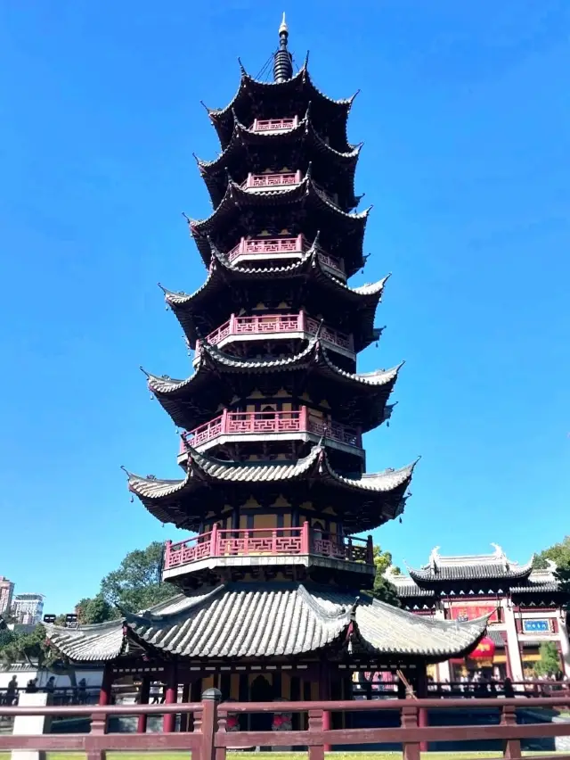 Longhua Temple – Oldest Buddhist Temple in Shanghai