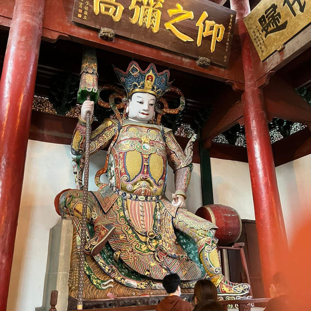 🕊️ Tranquility Amidst the Peaks — A Visit to 灵隐寺 (Lingyin Temple)