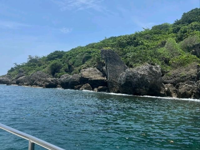 🌊 小琉球地標打卡｜花瓶岩 Vase Rock，一秒認出的奇岩守門員！