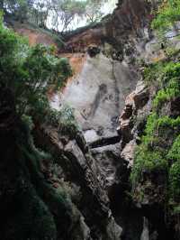 The Silent Watch of the 'Lion': How to Feel the Weight of Geological Time in an Underground Void?