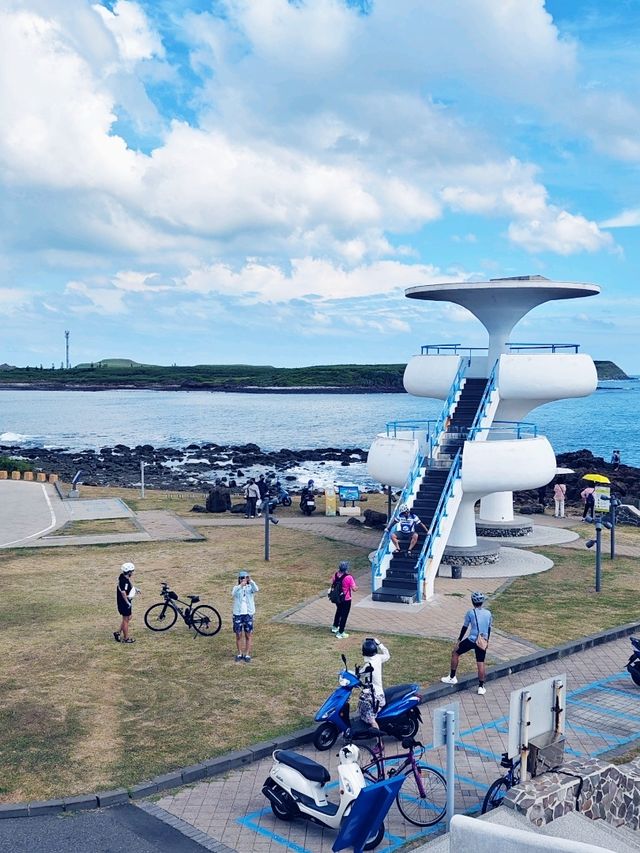 澎湖縣環島 — 海風中的藍色旅程