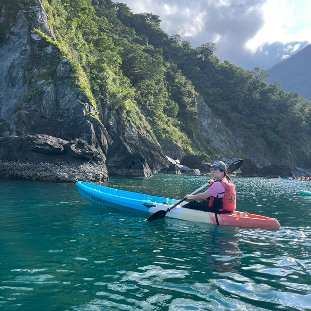 絕絕美宜蘭東澳粉鳥林漁港秘境，夢幻粉鳥林海灘隱身藍寶石海