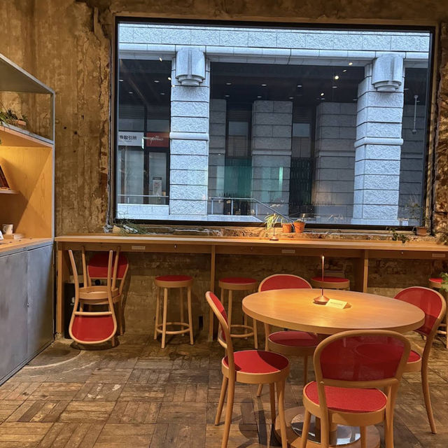 【東京/日本橋兜町🇯🇵】元銀行のレトロビルが現代に蘇る✨ CAFE DANCE