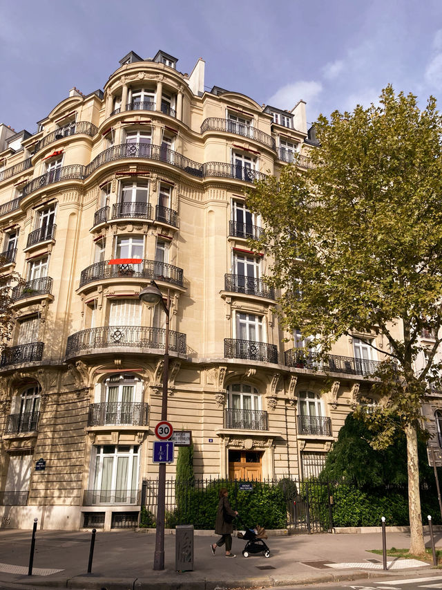 【穏やかな秋のパリ散歩】フランス、パリ
