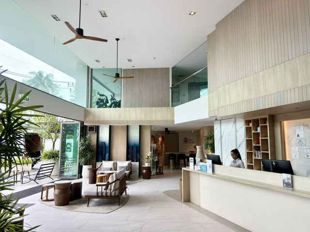 โรงแรมสไตล์โมเดิร์นในเครือ Hilton หาดบางเทา ภูเก็ต โรงแรมสไตล์โมเดิร์นในเครือ Hilton หาดบางเทา ภูเก็ต