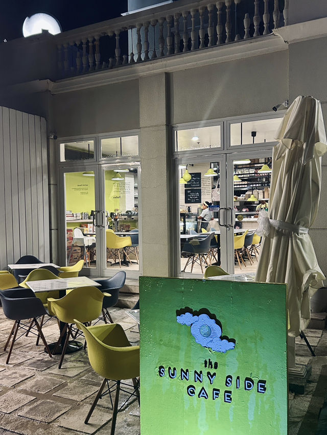 The Sunny Side Café – Boracay: Breakfast, Beachfront & Big Flavors 🌴☕