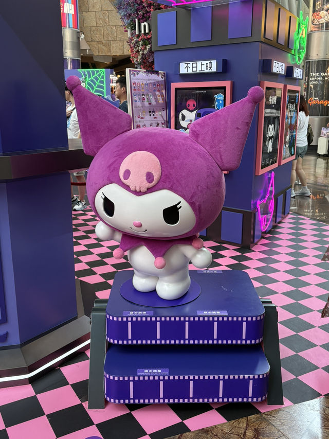 【旺角朗豪坊】 Kuromi 20周年 怪異影院期間限定店