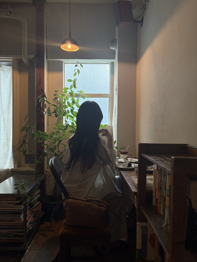 絶対行くべき光たっぷり入るヒーリングカフェ"グライナリーズコーヒー"☕️
