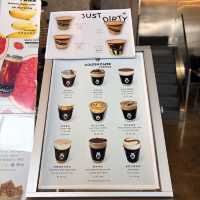 (칭다오청양카페) 칭다오 청양 커피맛집 GOLDEN CAFFE戈登咖啡(万科魅力新城店)