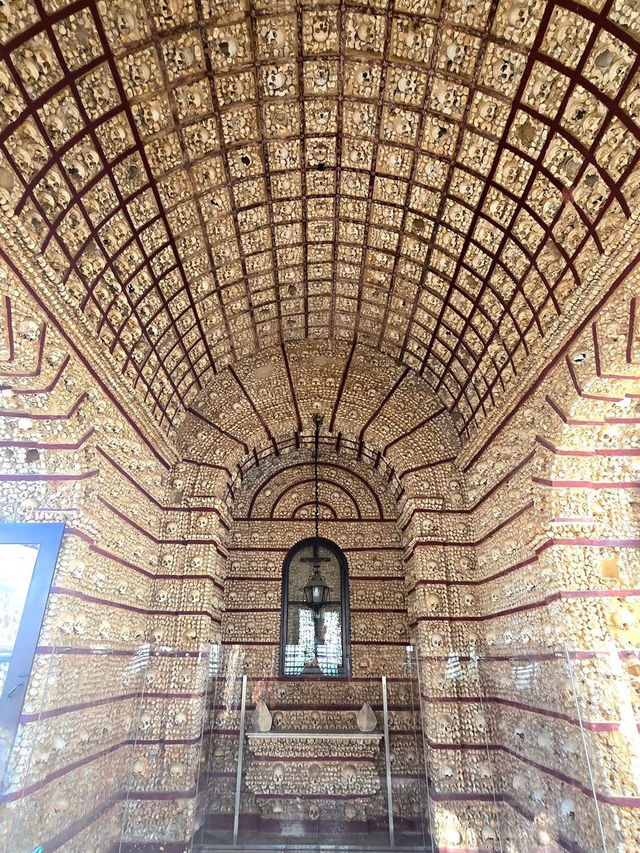 카르모 교회의 낯선 진실