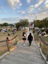 🌅 M+: จุดชมพระอาทิตย์ตกที่ปังที่สุดใน West Kowloo