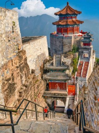 🏔 A hidden mountain near Beijing, just a 1.5-hour drive away.