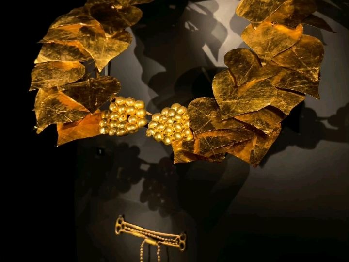 デルヴェニのクラテール — 金を使わずに黄金に輝く青銅の器 | Trip.com