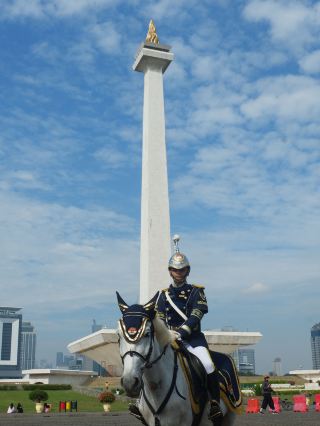 ทำไมคุณถึงห้ามพลาดอนุสาวรีย์แห่งชาติ (Monas) ในจาการ์ตา 。