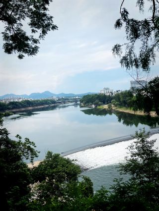 Le’an River Stroll (乐安江漫步) – Wuyuan