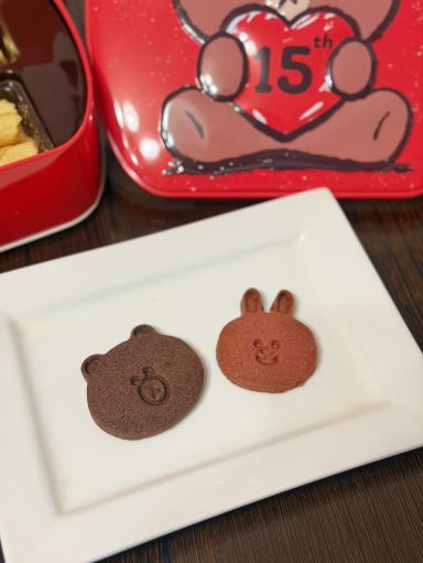 LINE FRIENDS BROWN 15th Anniversary Assorted Snack Gift Box