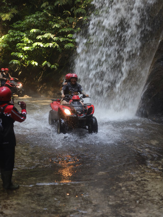 Serunya Main ATV Lewatin Air Terjun & Hutan di Kuber Bali