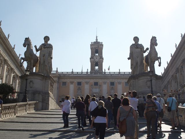 Walking by Statue of Vittorio Emanuele ll 