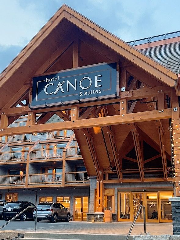 Banff에서 가장 좋았던 아름다운 경관의 호텔Canoe & Suites