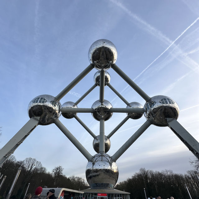 "Brussels in a Day: Chocs, Rocks, Delight!"