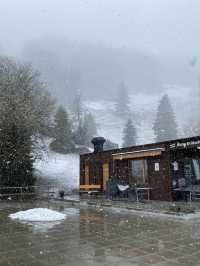 winter wonderland hike in Swiss mountains