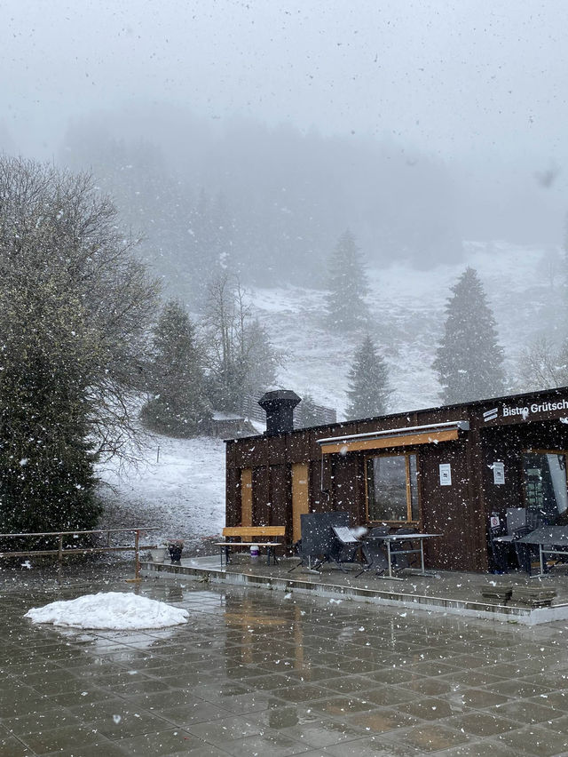 winter wonderland hike in Swiss mountains