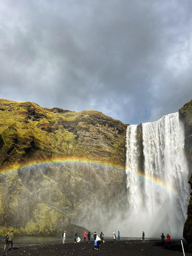 The mighty Skógafoss waterfall 🗺️