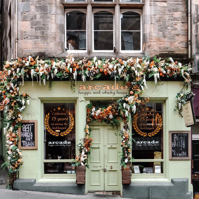 Hidden Gems of Edinburgh: A Local Food and Drink Tour