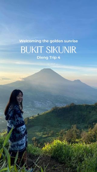 Welcoming the Golden Sunrise at Sikunir Hill Dieng! 🌄✨