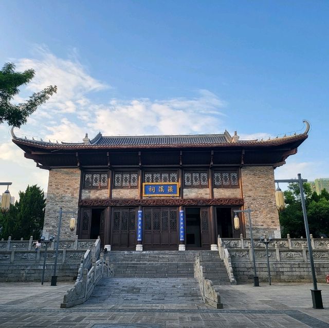 Discover Chenzhou, China – The Hidden Gem of Hunan! 🌿🏯