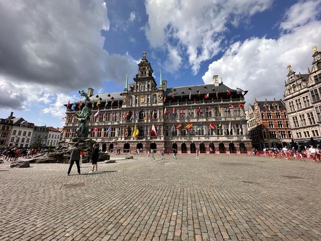 Antwerp: come for the diamonds, stay for the vibes 💎🎶