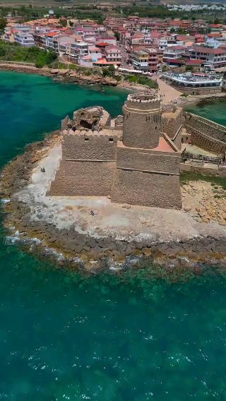 🏰 Le Castella: Calabria’s Historic Coastal Fortress