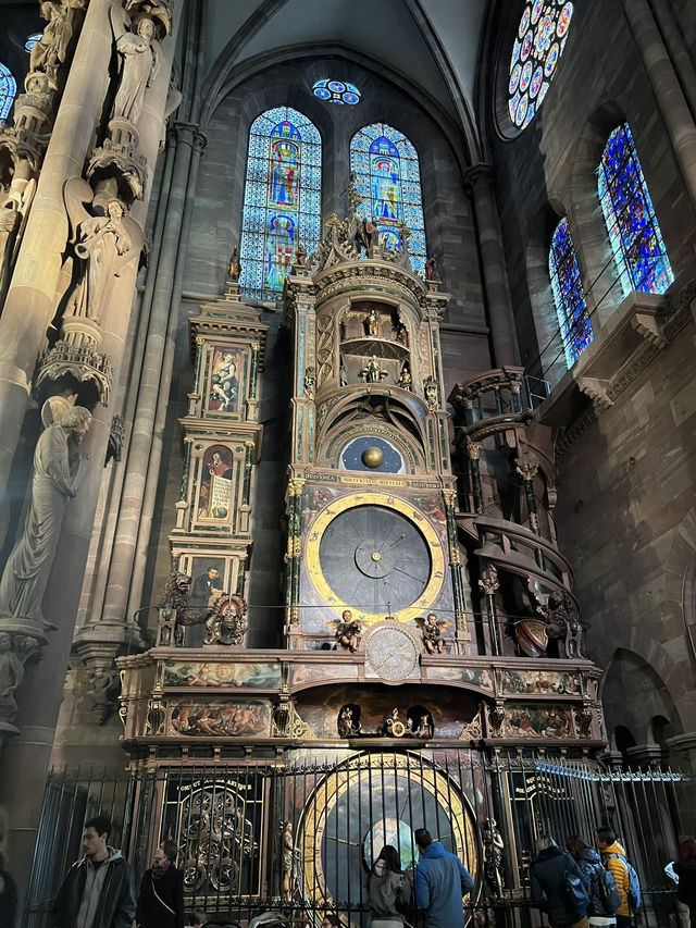Skyward Majesty – Strasbourg’s Notre-Dame Cathedral Will Leave You Speechless ✨🕍  