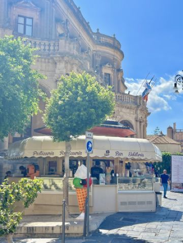 แหล่งท่องเที่ยวหลักของโนโตะ จัตุรัสมหาวิหาร