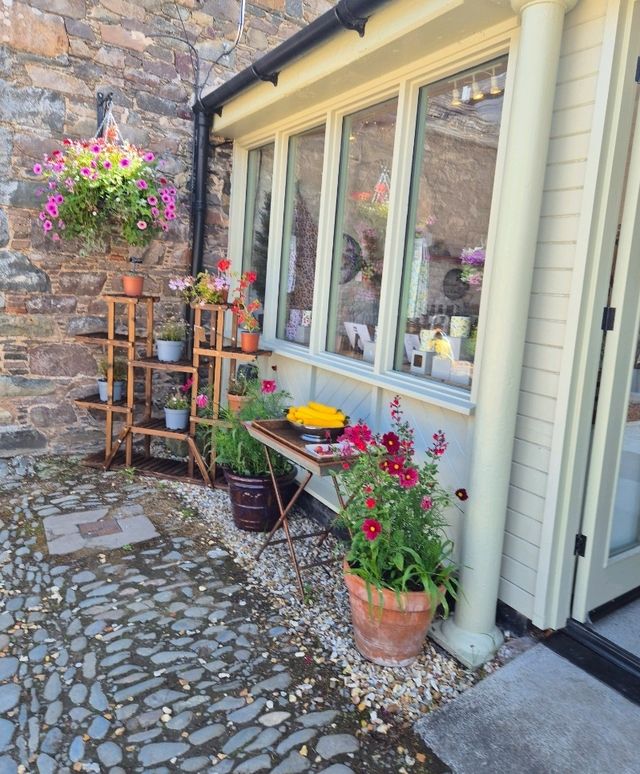 Most people miss Kailzie Gardens when they visit Scotland 😢