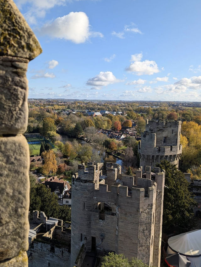 🍁 Warwick Castle – Autumn Magic Around Ancient Walls 🏰✨ 🍁 Warwick Castle – Autumn Magic Around Ancient Walls 🏰✨