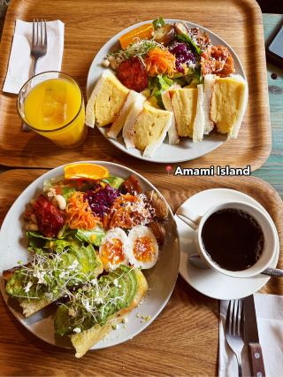 Where to eat in Amami Island: 📍 CAFE 安処