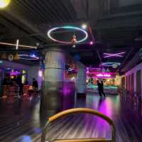 80’s vibes, roller skating, cocktails…OMG!