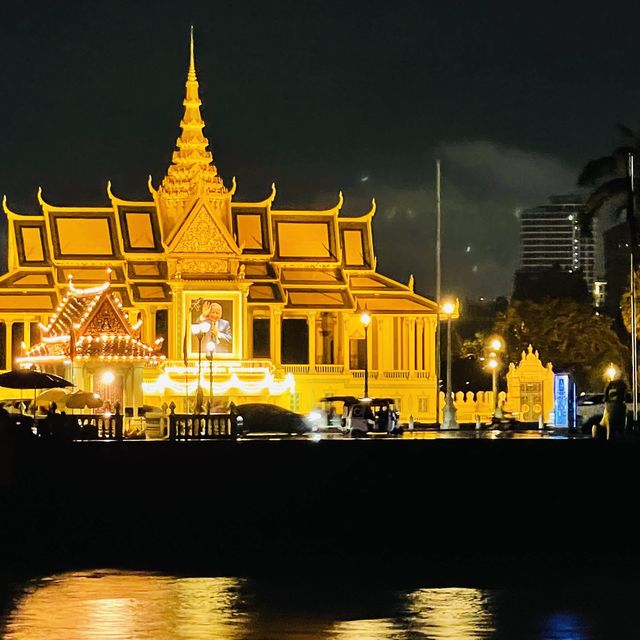 Mekong and Ton Le Sap Sunset River Cruise