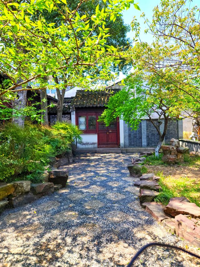 常熟“燕園”這個彈丸之園,值1O元門票這個價嗎? 常熟“燕園”這個彈丸之園,值1O元門票這個價嗎?