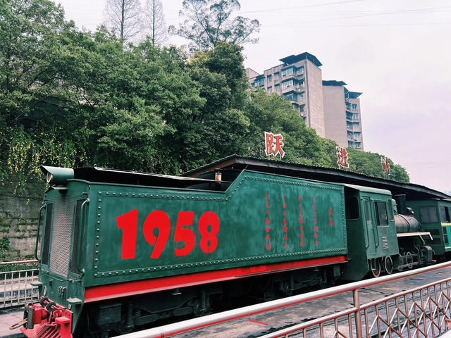 四川樂山嘉陽小火車｜開往春天的列車
