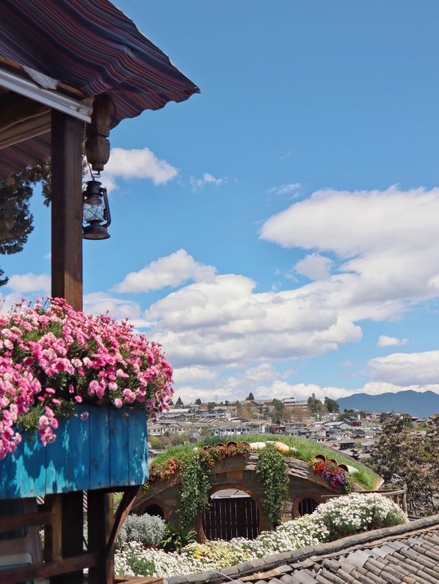 Lijiang Family Trip | Discovered a Fairy-tale Restaurant Overlooking the Panoramic View of the Ancient City