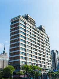 🏨✨ Taipei's Oasis: Discover the Garden Hotel 🌿🌇